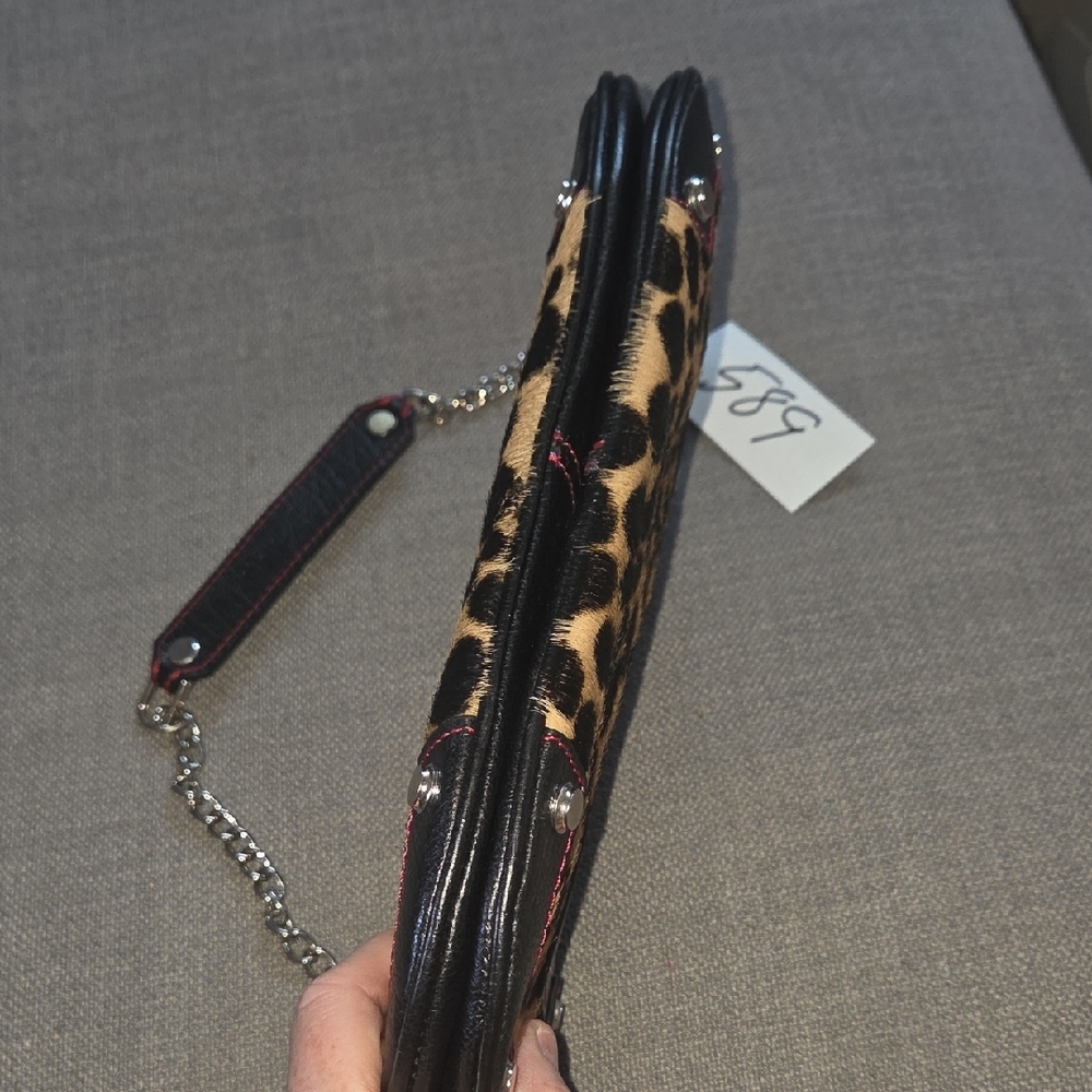 Easy Spirit Animal Print Clutch with Black Accents - Picture 9 of 9
